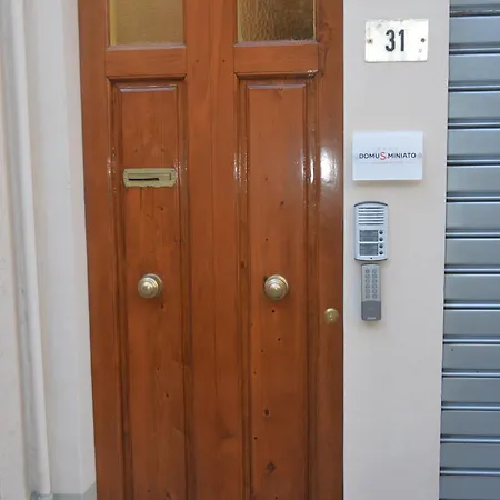 Domus Miniato 招待所 圣米尼亚托